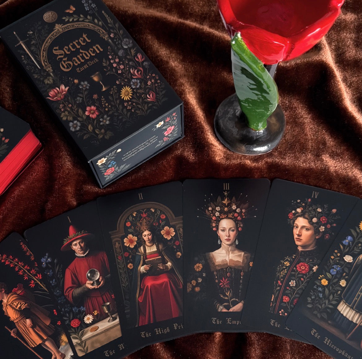 Secret Garden Tarot Deck